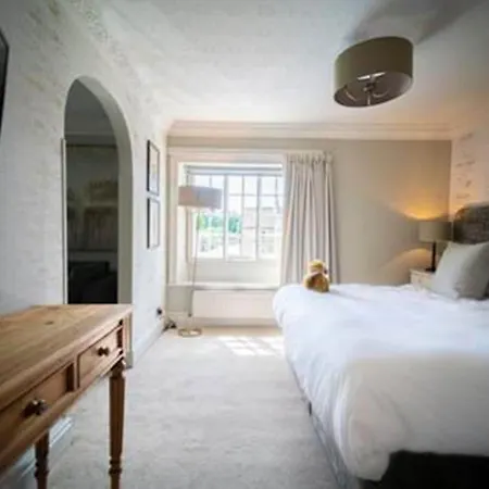 Feversham Arms & Verbena Hotel 4*