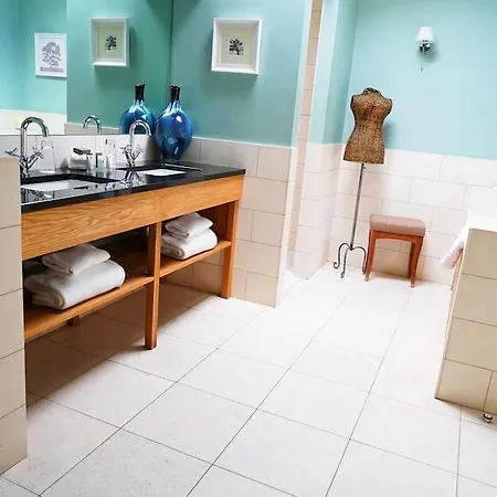 费弗舍姆阿姆斯酒店及韦伯纳水疗中心 赫尔姆斯利